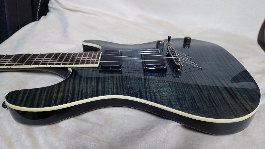 Cort KX1X フレイムメイプルトップ EMGピックアップ ソフトケース付き