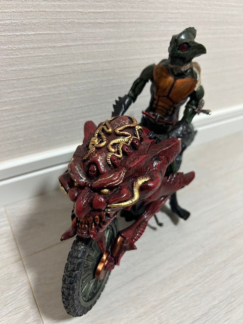 【美品】 S.I.C 仮面ライダーアマゾン& ゴルゴス バイク