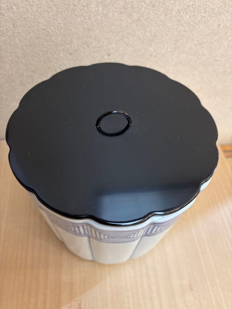 桶側の水指　玉堂窯