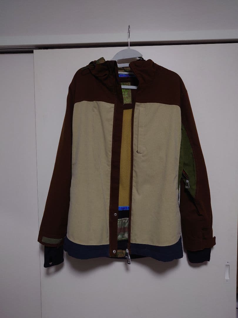 スノーボードウェアセット（ジャケット・パンツ）