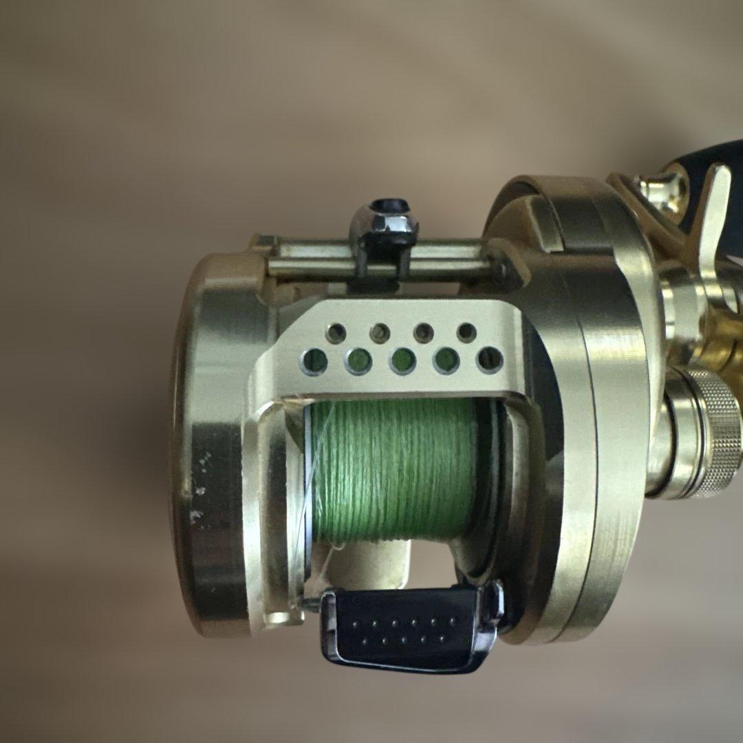 リール SHIMANO 15CALCUTTA CONQUEST 200HG