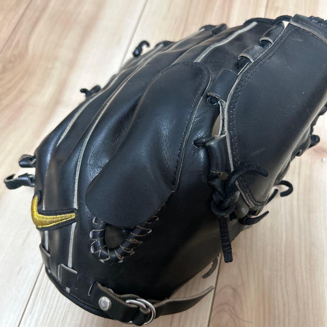 美品Nike 硬式グローブ 黒 ダルビッシュモデル