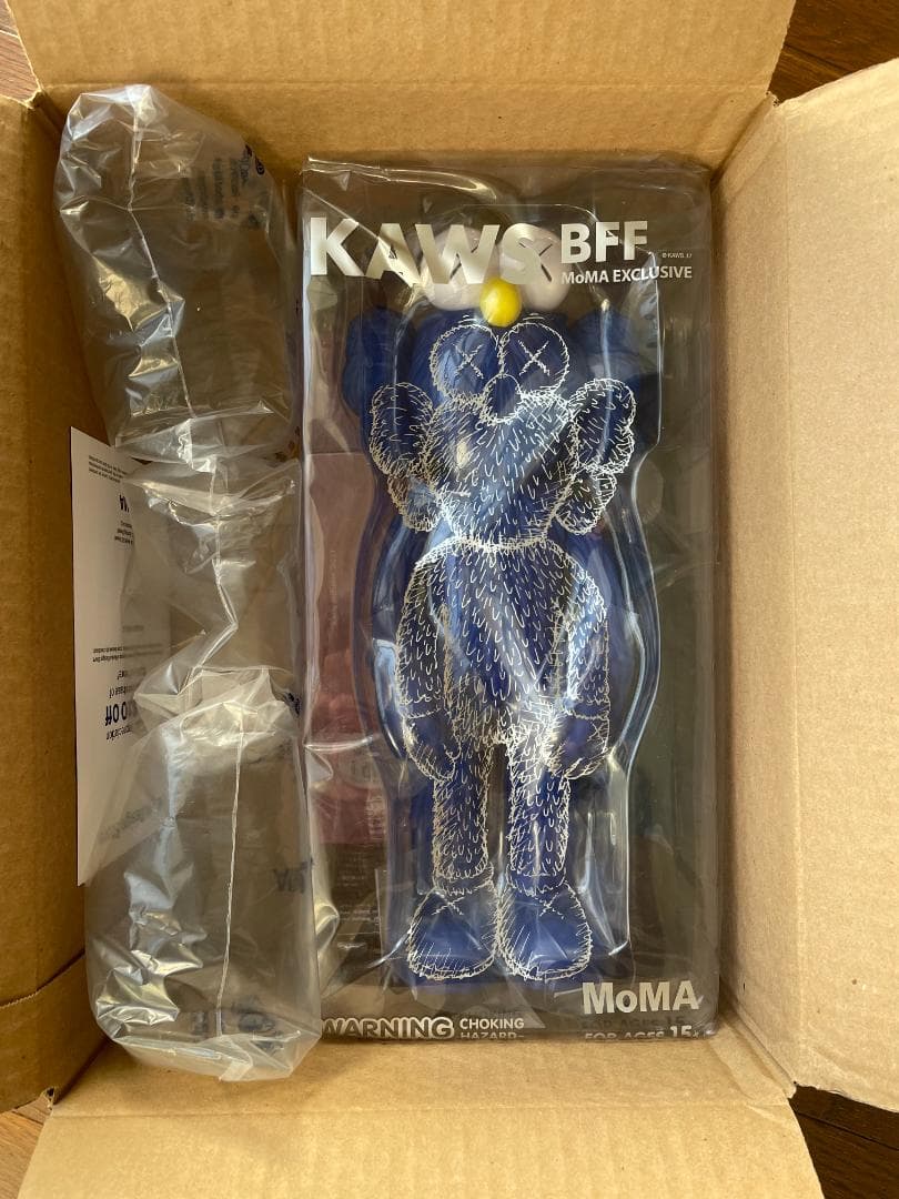 KAWS BFF MoMA EXCLUSIVE BLUE カウズ　新品未開封