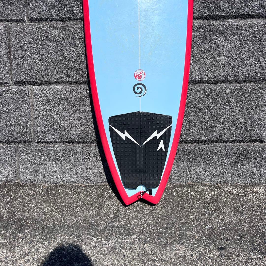 美品　サーフボード　ミッドレングス　テイクオフ激早　7’0ft すぐ乗れる