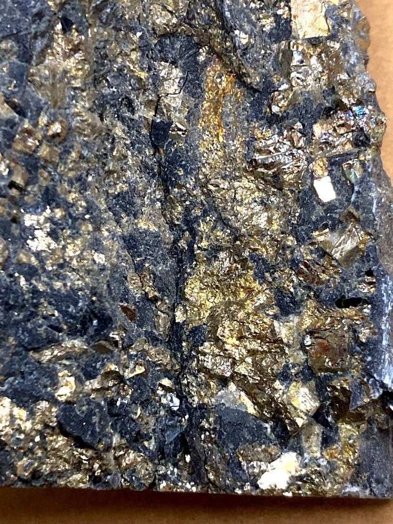 金鉱石　鉱物標本　鉱物　金