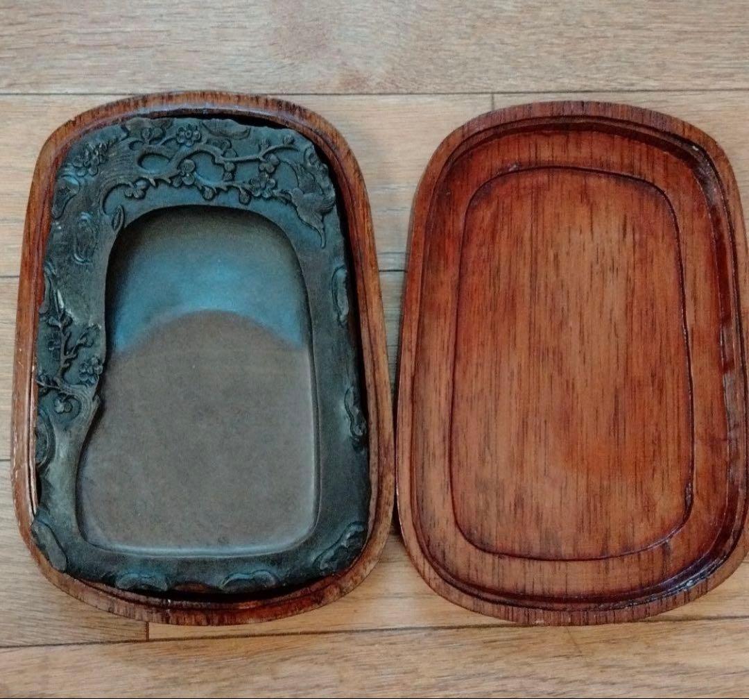 中国骨董大きめ端州石硯【中国端渓梅花坑四辺細工彫刻梅鶯図貴重紫端古硯】唐木硯箱付