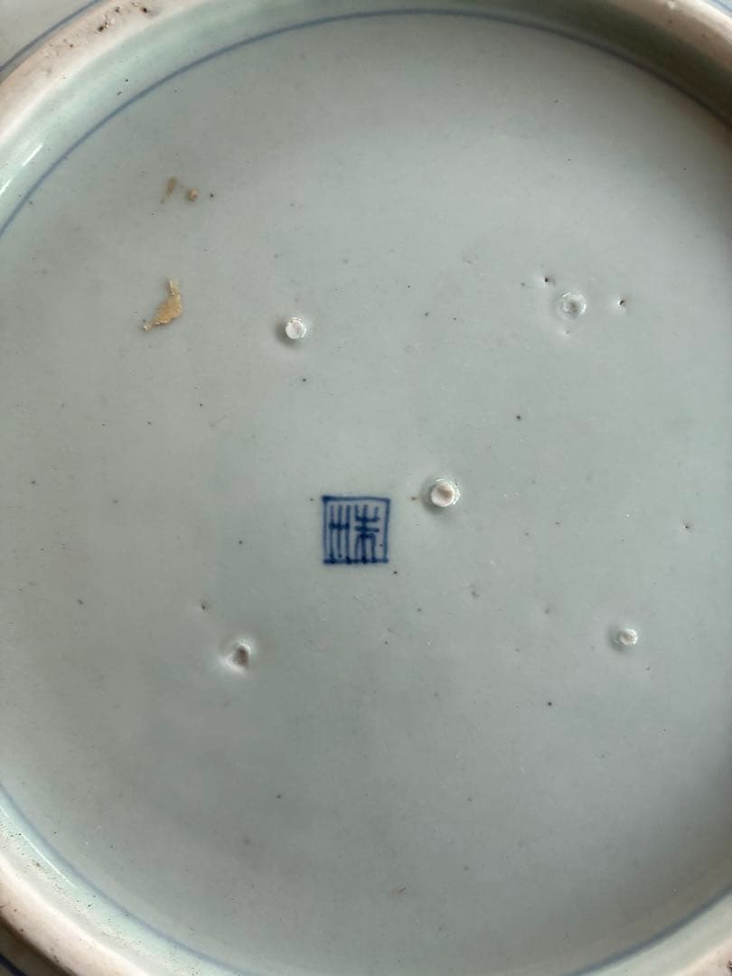 青白い八角形陶磁器皿