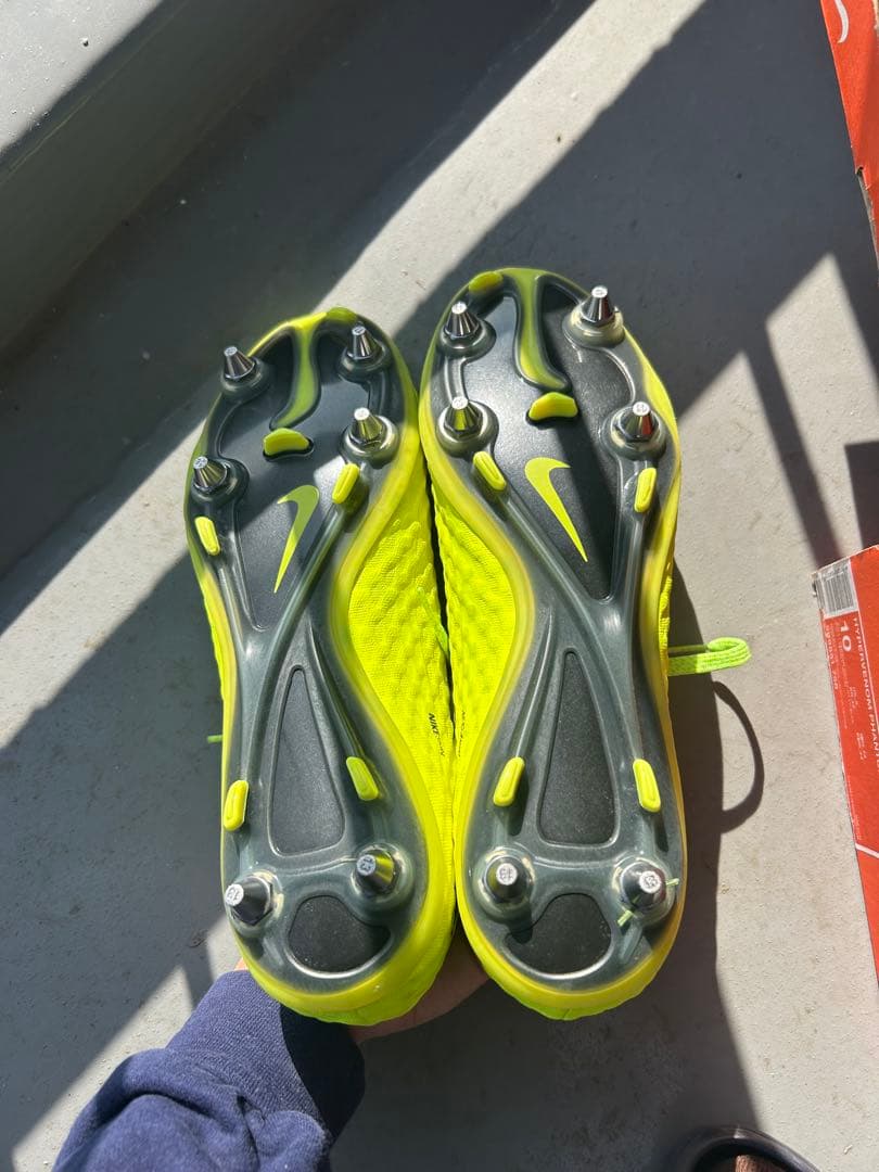 Nike ハイパーヴェノム 蛍光イエロー
