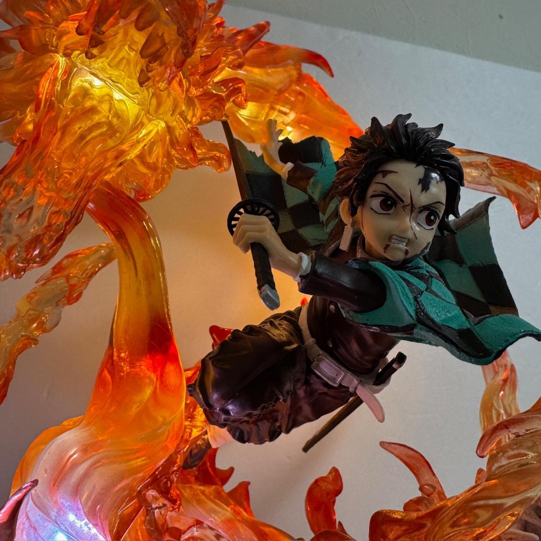 鬼滅の刃 竈門炭治郎 特大　フィギュア 炎エフェクト付き