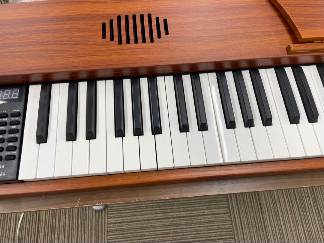 スタンド付き　電子ピアノ88鍵盤　木目調ボディ　ウォールナット