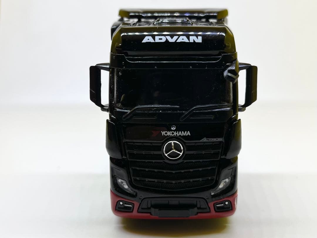 MINIGT 1/64 メルセデス アクターズ レーシングトランスポーター