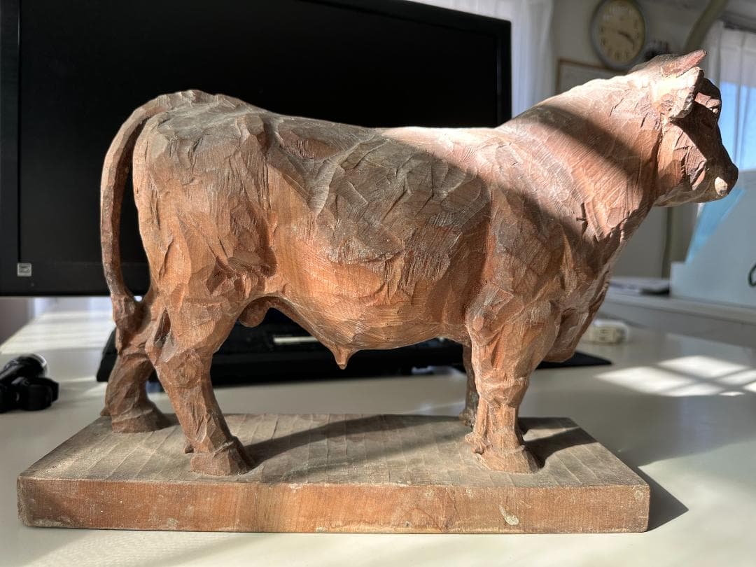 手彫り　牛