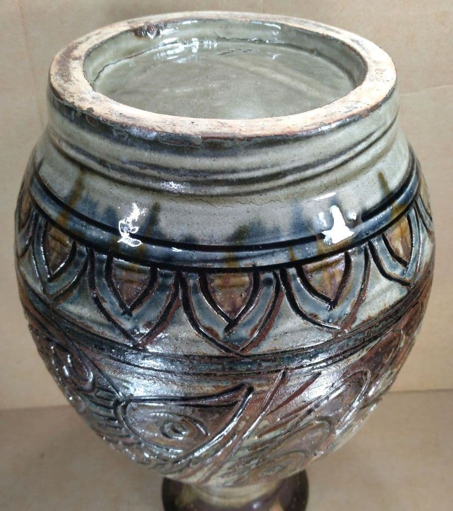 【本物保証】金城次郎 壷屋焼 海老魚紋壷(海老2魚2）共箱 人間国宝 ｈ31㎝