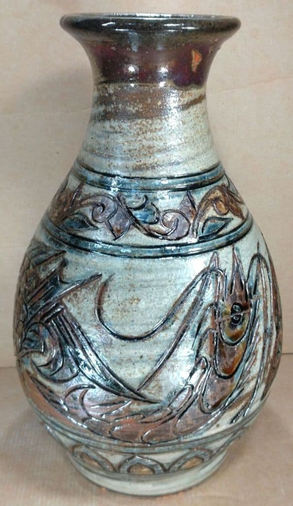 【本物保証】金城次郎 壷屋焼 海老魚紋壷(海老2魚2）共箱 人間国宝 ｈ31㎝