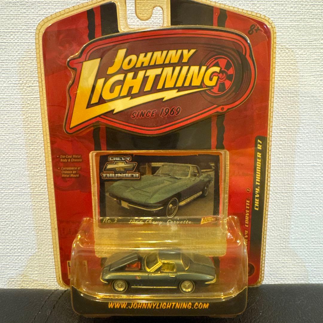 ミニカー Johnny Lightning 1966 Chevy Corvette