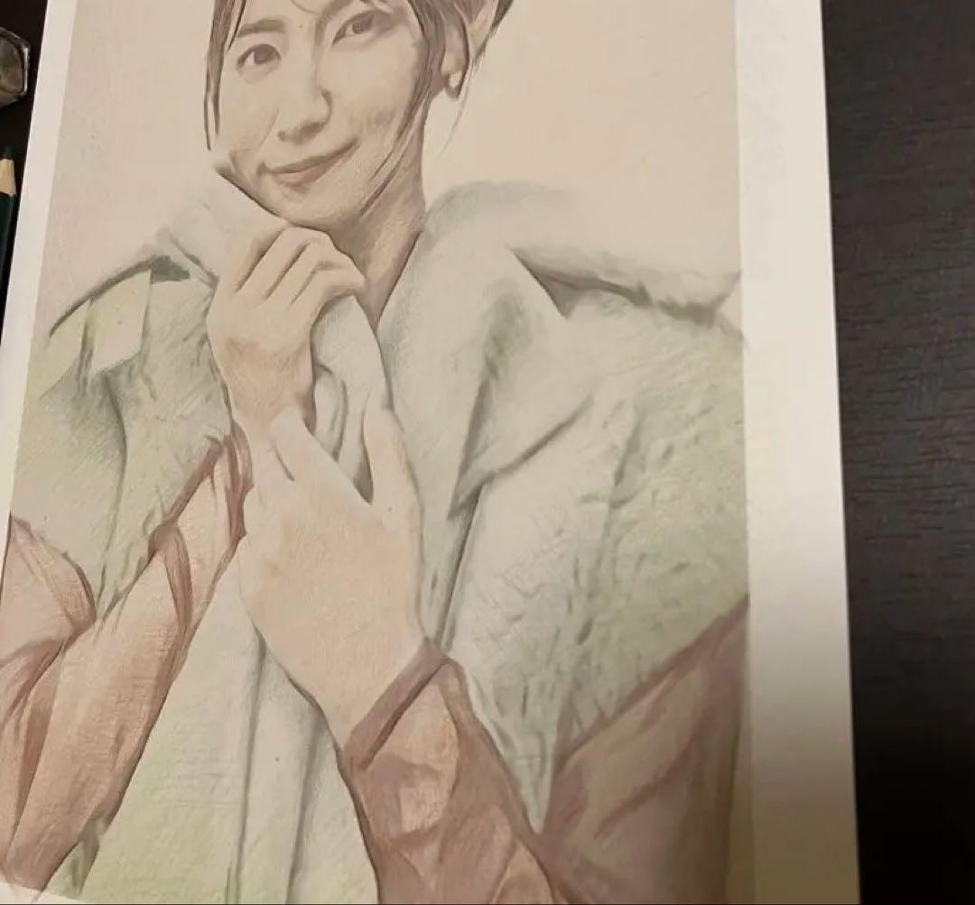 女優画21 額装品　額縁寸法32.7㎝×24.0㎝×1.5㎝　色鉛筆画　定款付