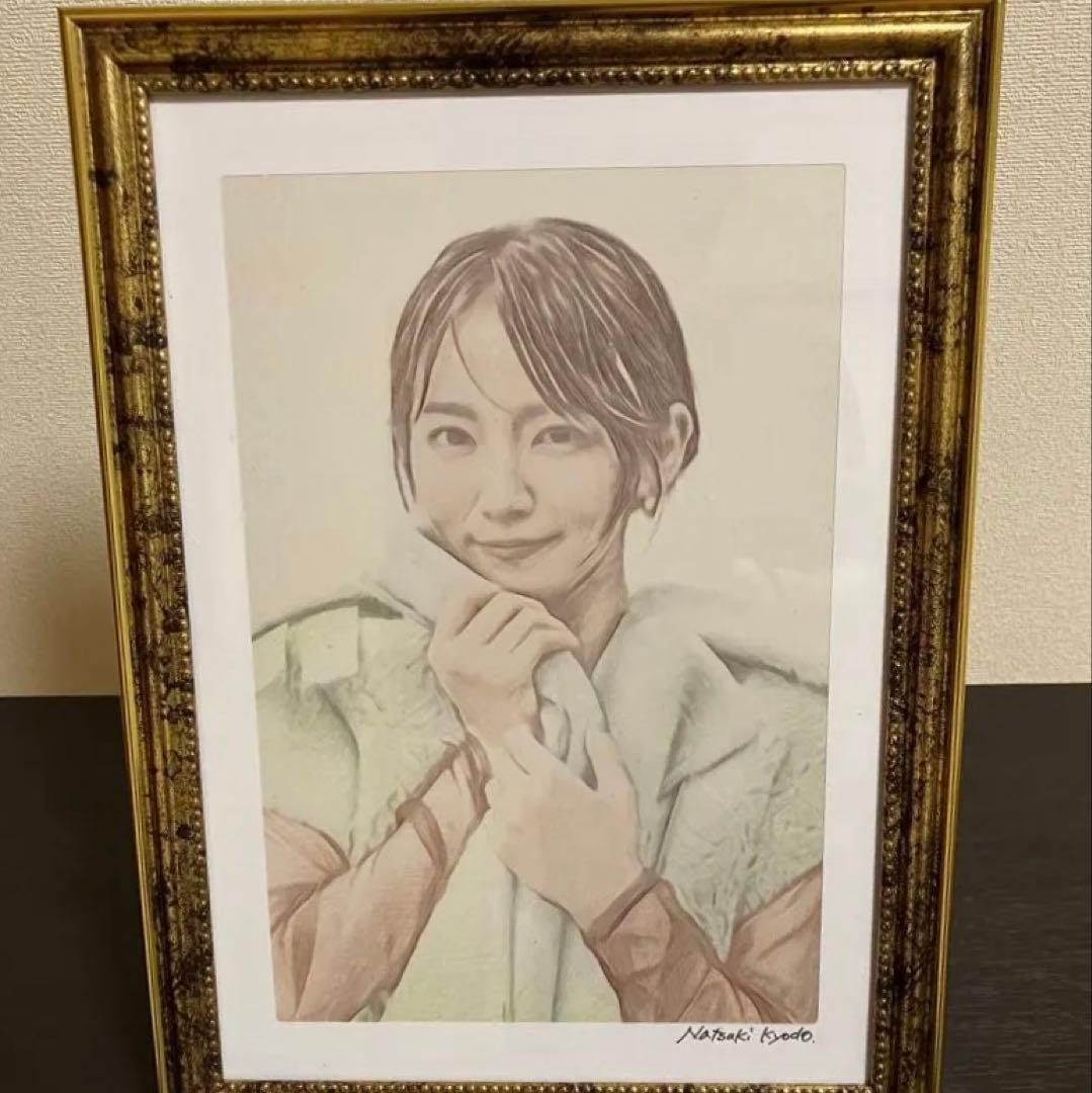 女優画21 額装品　額縁寸法32.7㎝×24.0㎝×1.5㎝　色鉛筆画　定款付