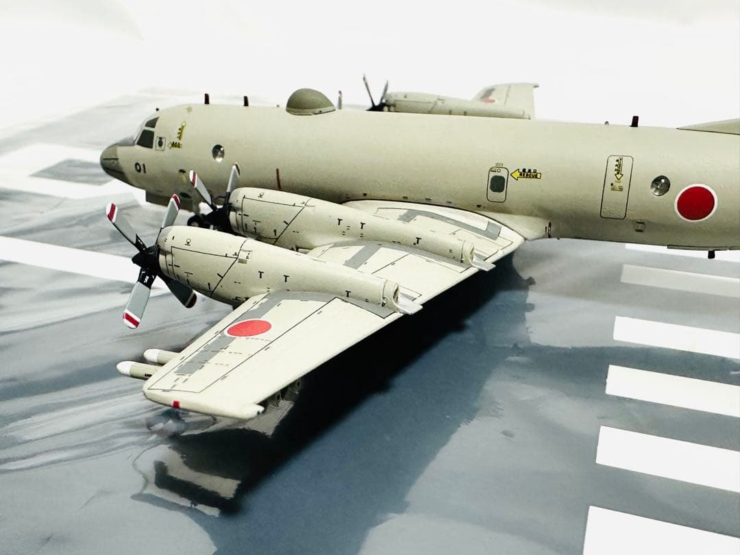 全日空商事 1/200 P-3C 海上自衛隊 VP-5 TIDA滑走路プレート付