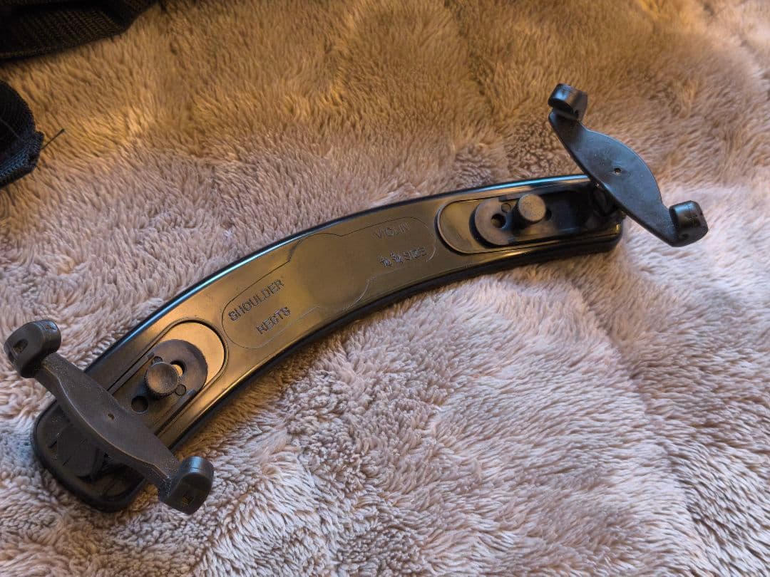 美品 4/4 バイオリン（裏板一枚板）弓・ケース・松脂・肩当てセット／すぐ演奏可