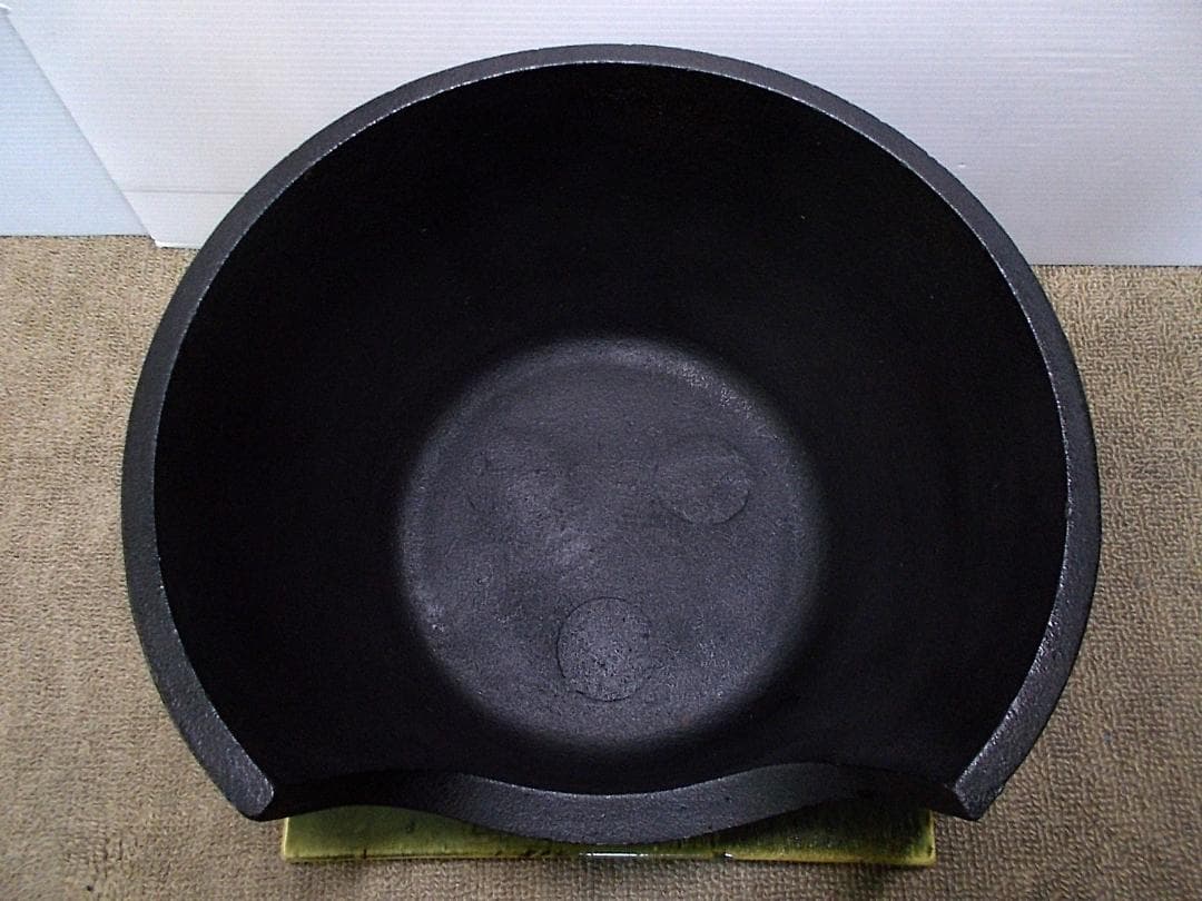 良品 未使用多数 茶道具 鉄鋳物 茶釜 五徳 風炉 釜環 おまけで織部敷板