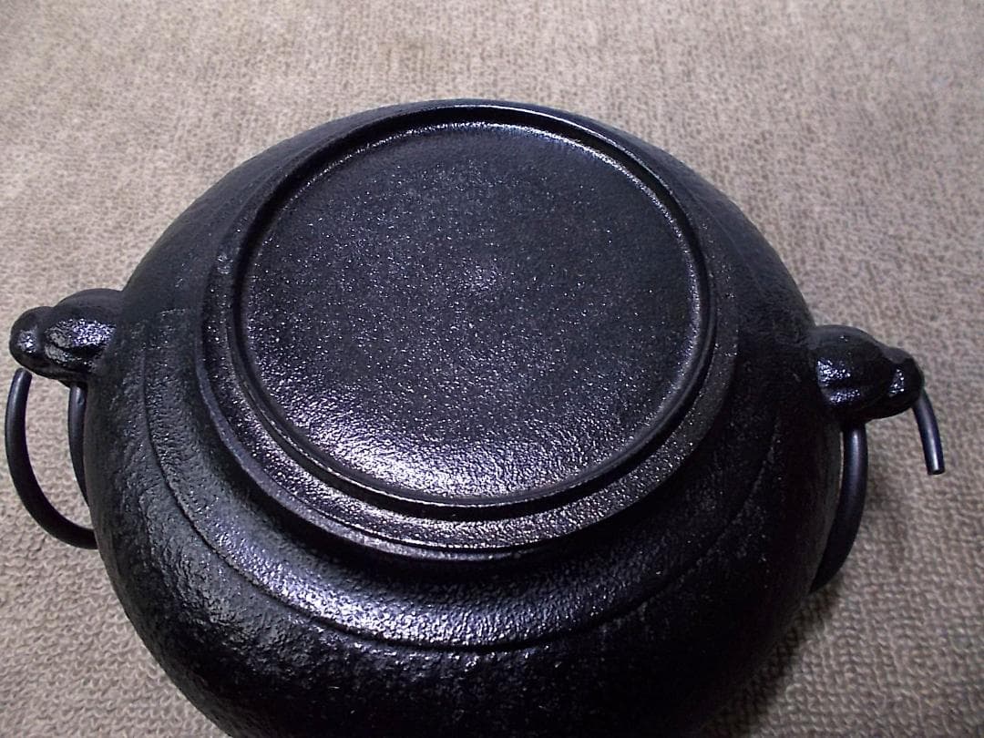 良品 未使用多数 茶道具 鉄鋳物 茶釜 五徳 風炉 釜環 おまけで織部敷板
