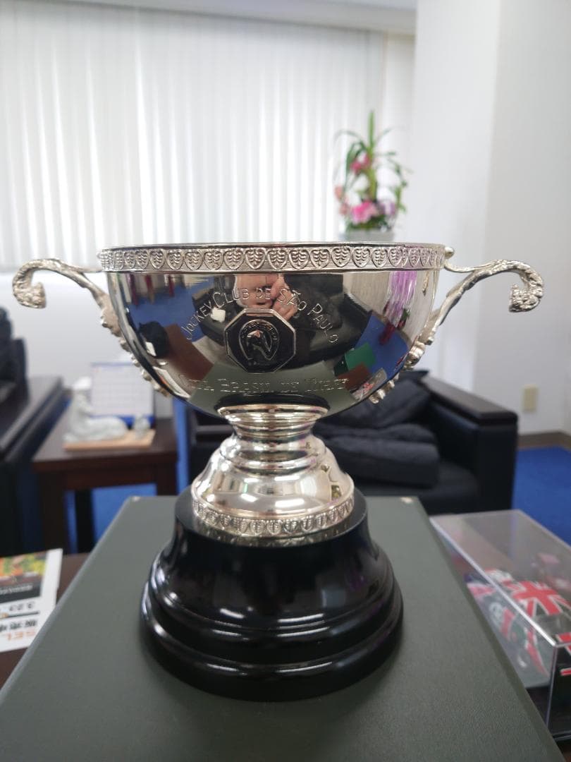 JRAオープン ブラジルカップ １着記念トロフィー