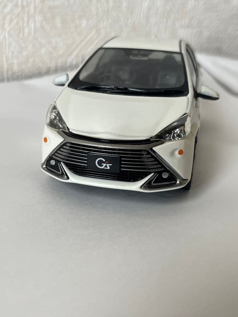 値下げ対応します。非売品トヨタ アクアG's ミニカー　1/30