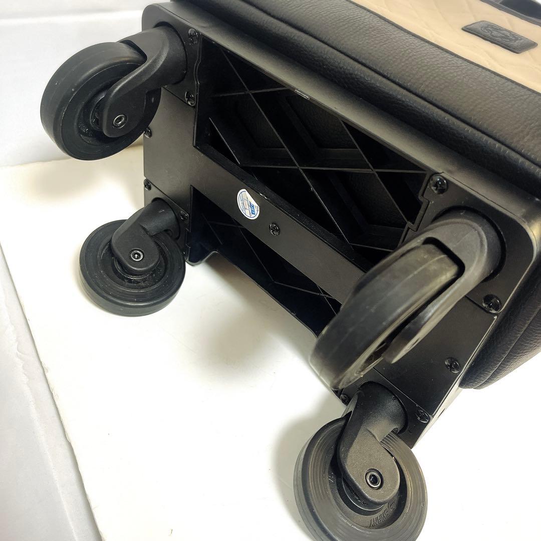 美品　SWANY　スワニー　キャリーバッグ　キルティング　ダイヤキルト　レザー調