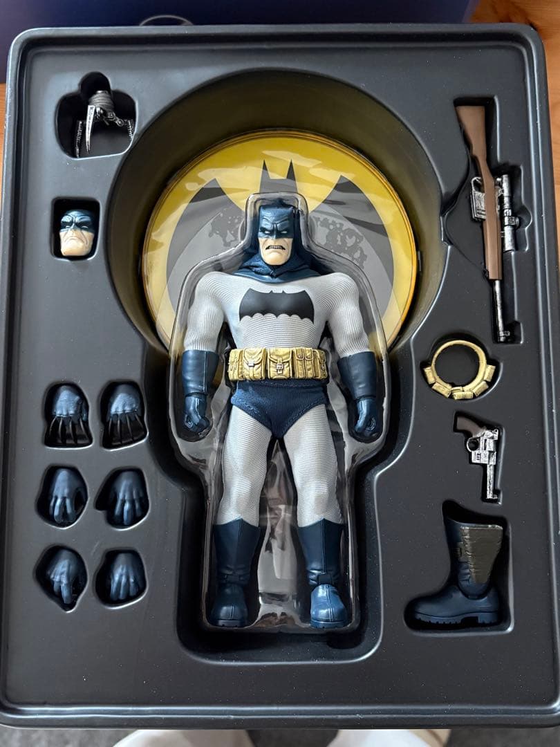 Mezcoバットマン千値練 shfiguarts necaアクションフィギュア