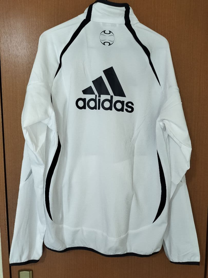 レアル・マドリード Teamgeist ウーブンジャケット ホワイト Lサイズ