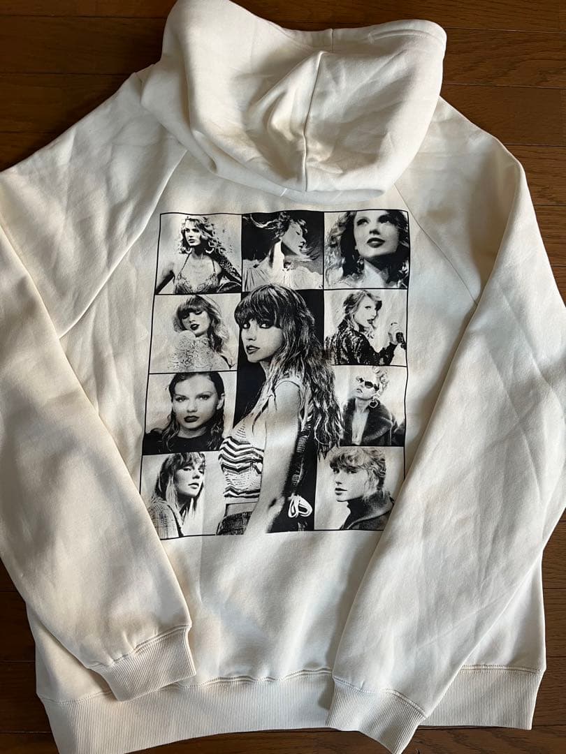 値下げ　Taylor Swift The Eras Tour フーディ　Mサイズ
