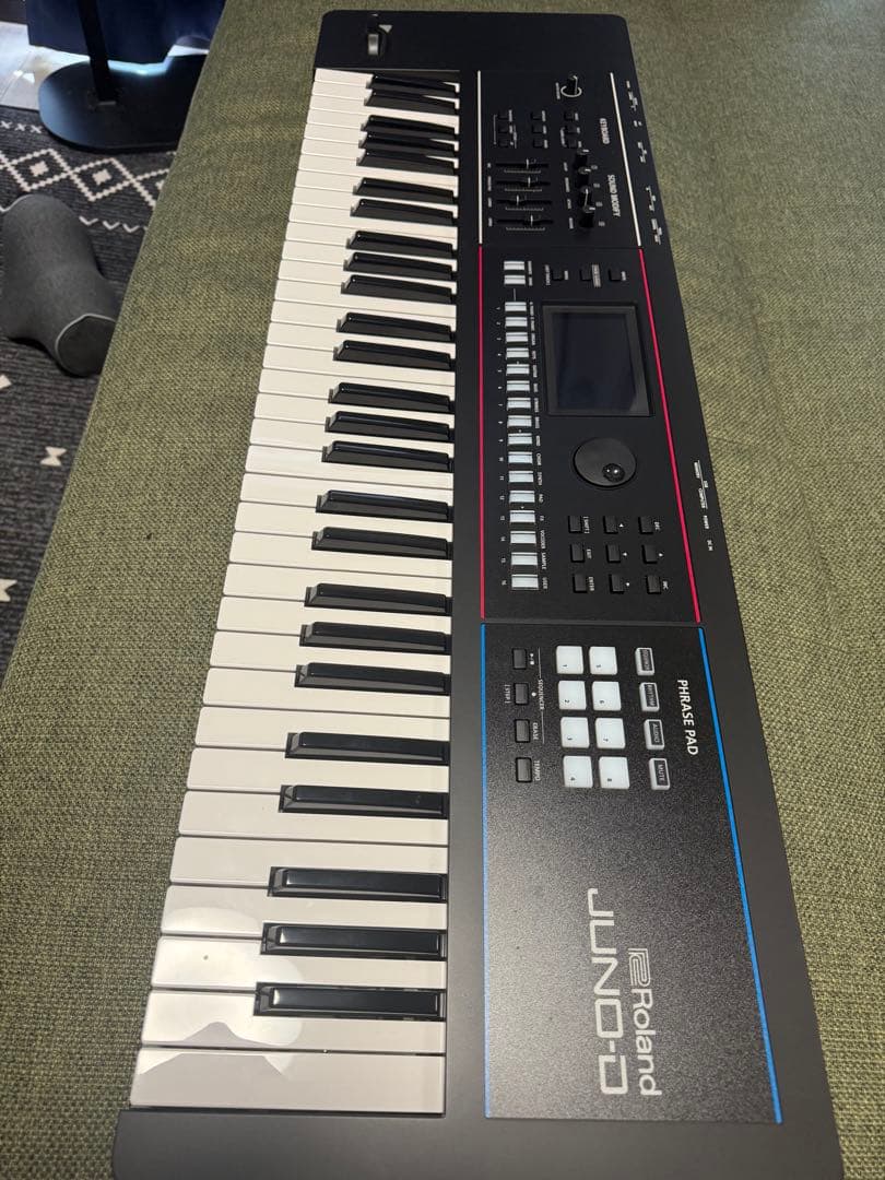 Roland JUNO-D 61鍵シンセサイザー(非純正ケース付)