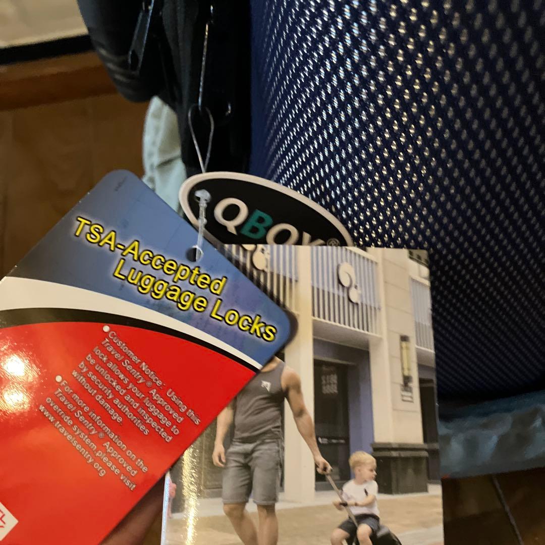 新品タグ付Q-BOX 乗れるキャリーケース　スーツケース　バッグ　子供乗せ