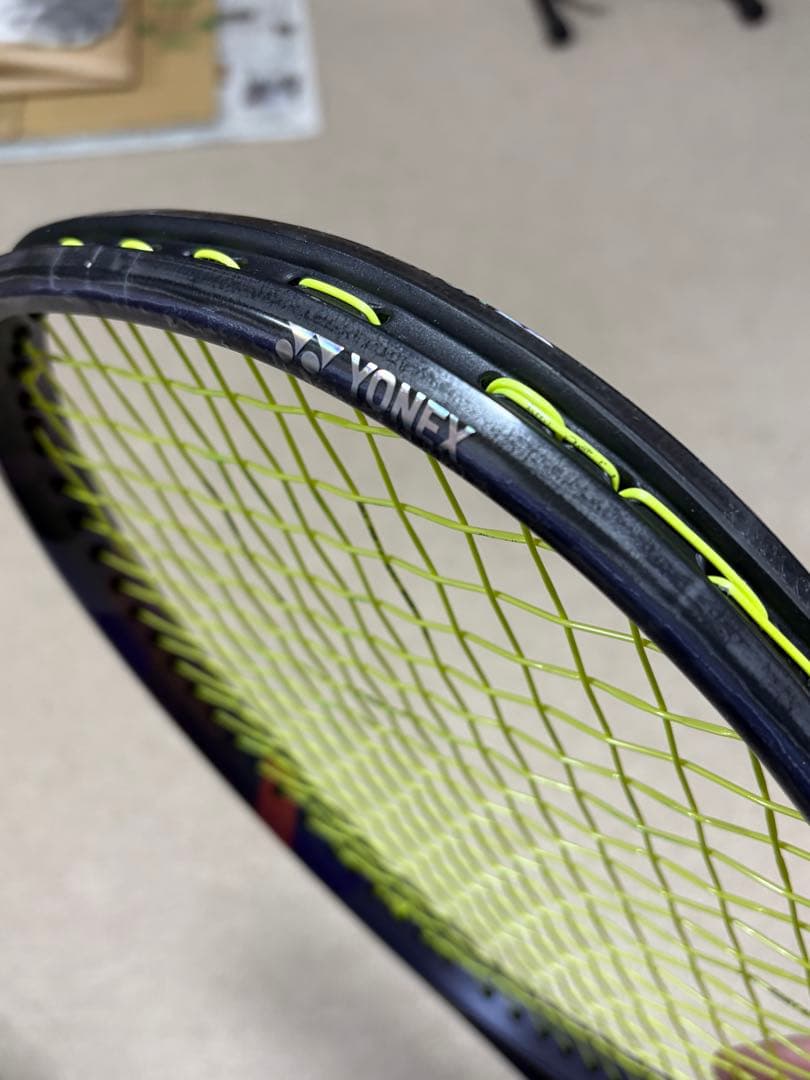 ラケット(硬式用) PERCEPT 100 G1