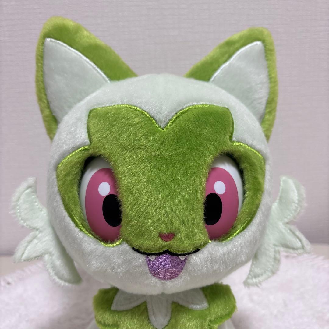 美品　ポケットモンスター なでてみつめてぱちくりニャオハ