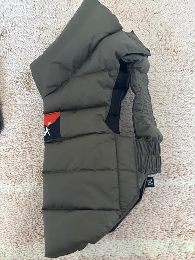 【美品】NANGA ダウンジャケット 犬服 カーキ XS