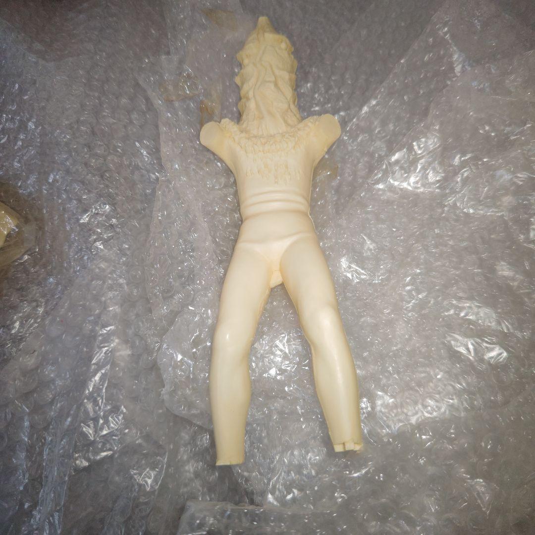 おまんたワールド　ウルトラQ　ケムール人　ガレージキット　未組立