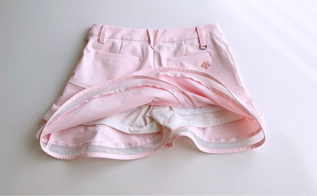 デサントゴルフ　LUXE クリスタルコレクション　ハイネックシャツ　スカート