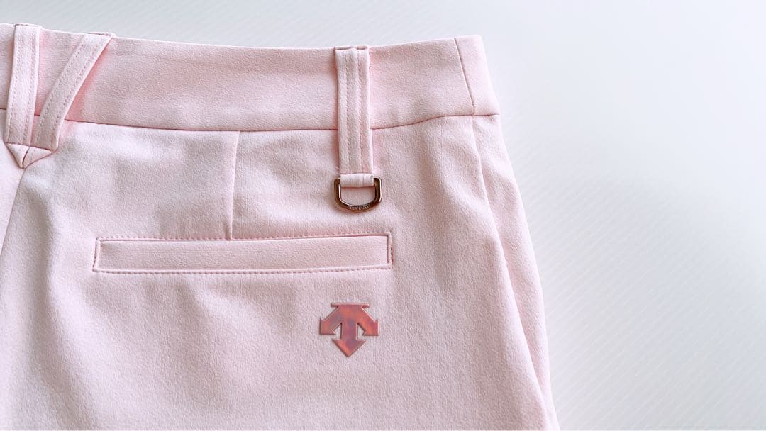 デサントゴルフ　LUXE クリスタルコレクション　ハイネックシャツ　スカート