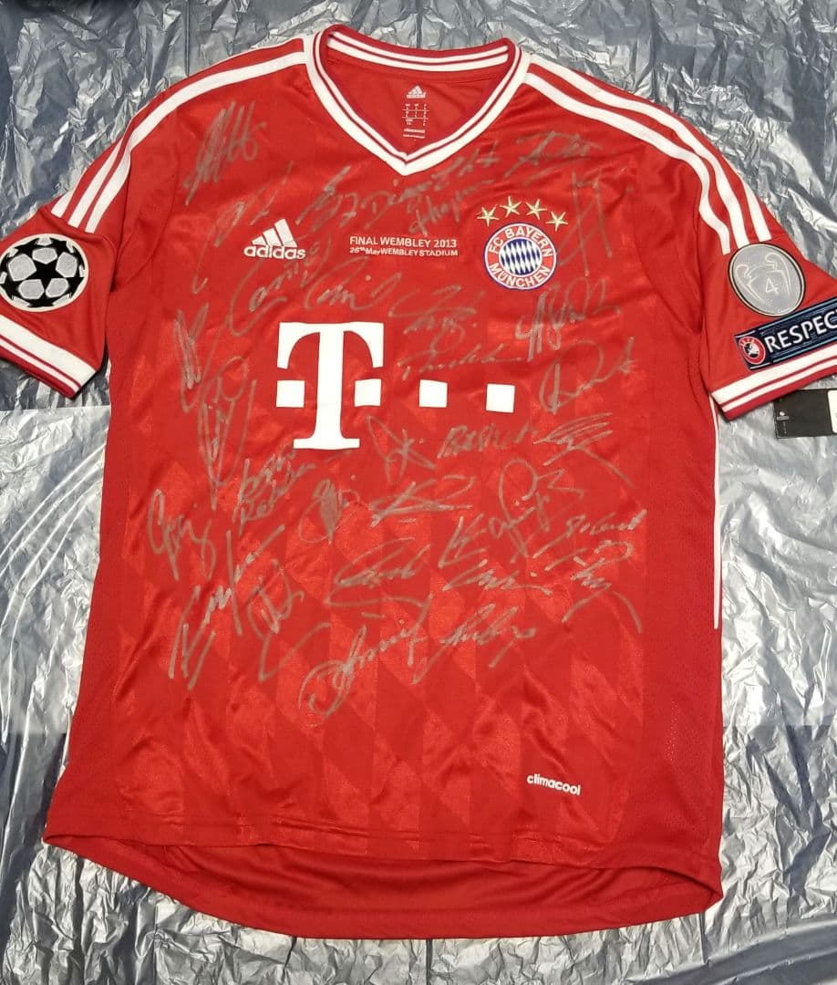 ノイアー　ラーム　ミュラー　リベリー　ロッベン　マリオゴメス　直筆サイン　サイン