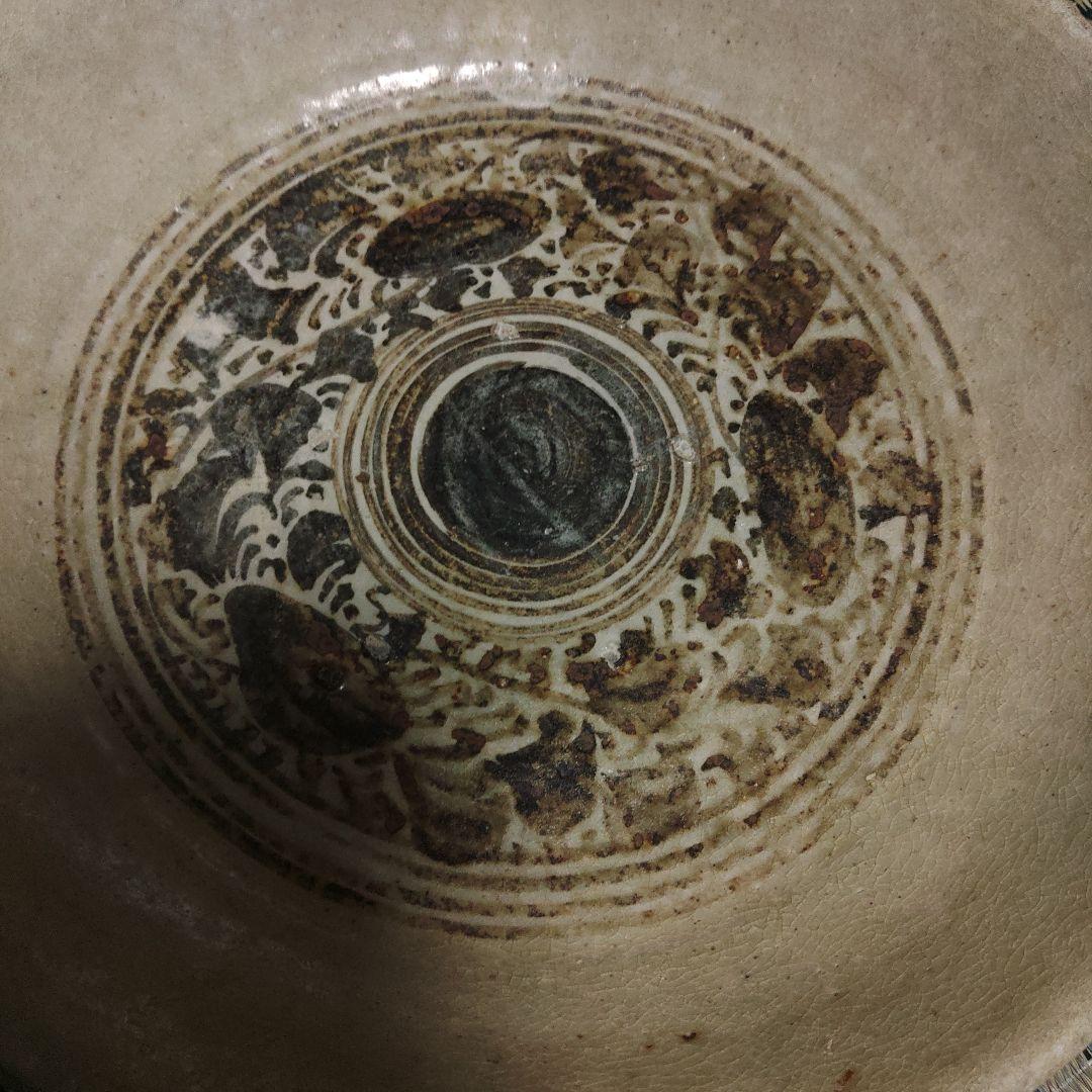 タイ　宋胡録　鉄花絵皿　鑑賞用