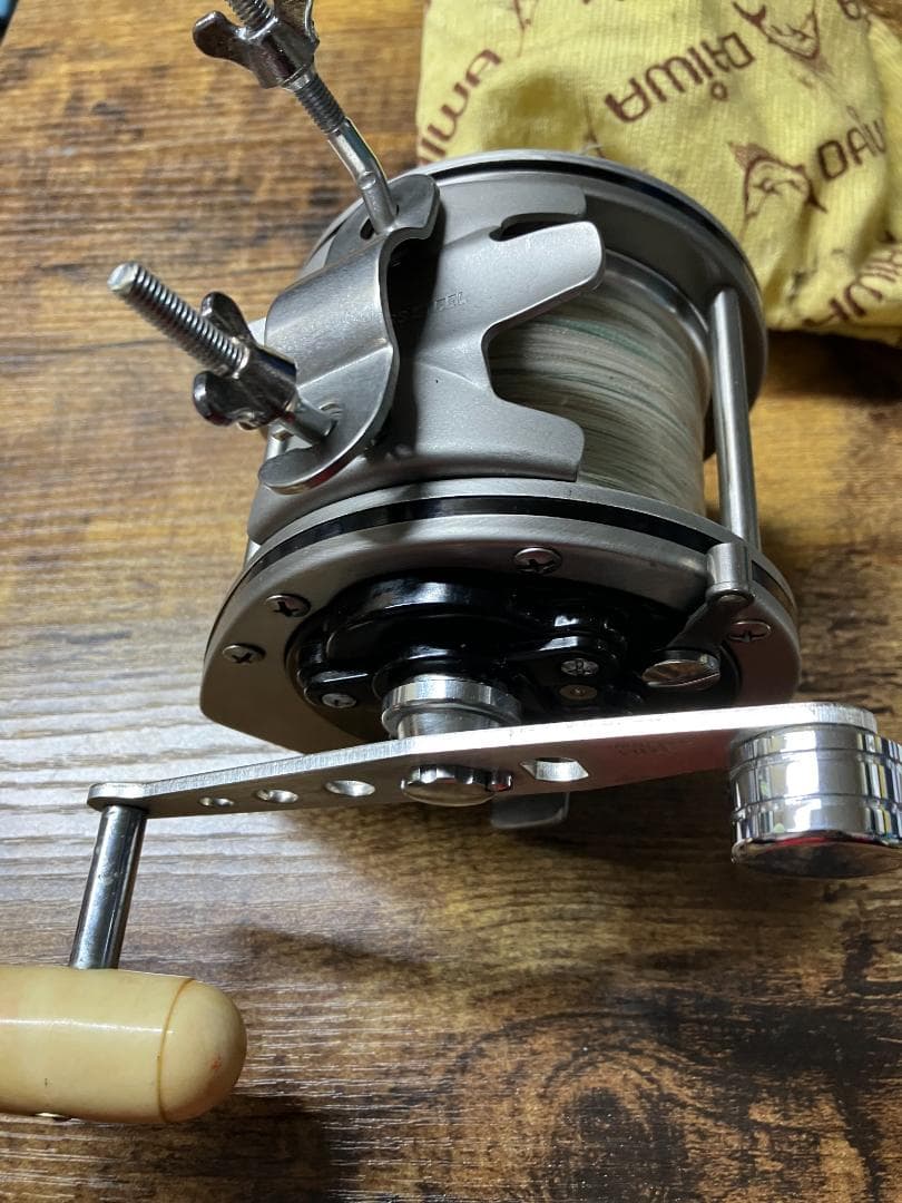 DAIWA 2000Sスピニングリール 木製ハンドル