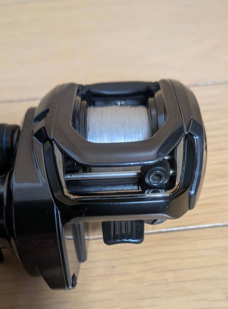 シマノ ベイトリール SLX 70HG 右ハンドル 24年モデル ベイトリール