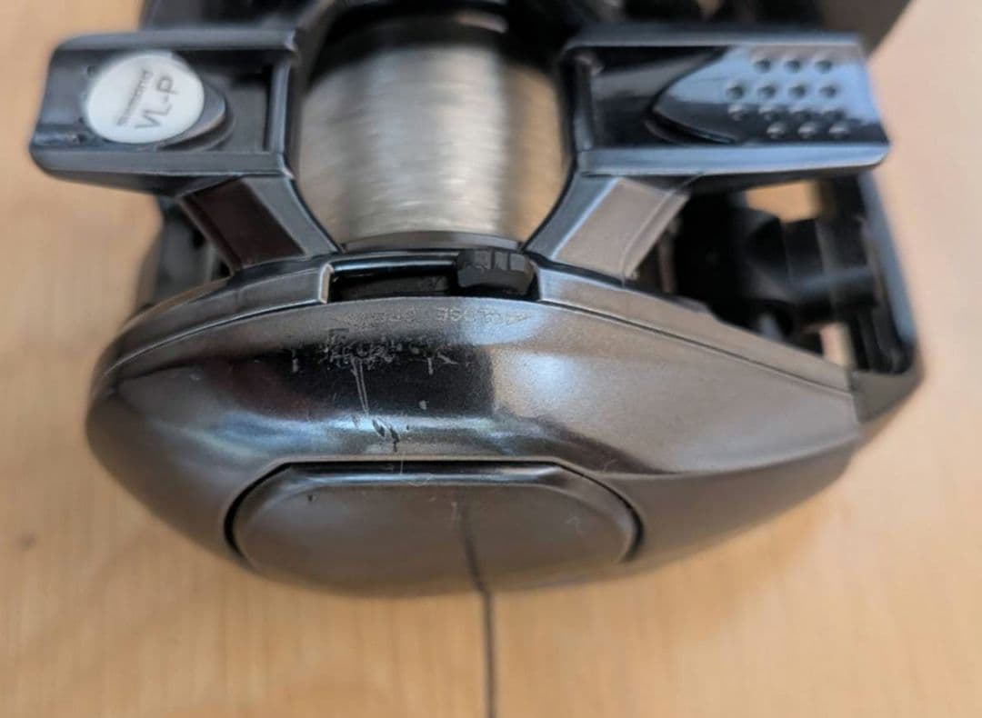 シマノ ベイトリール SLX 70HG 右ハンドル 24年モデル ベイトリール