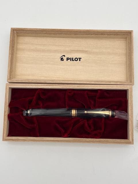パイロット 万年筆 カスタム845 漆黒 中字 FKV-5MR-B-M