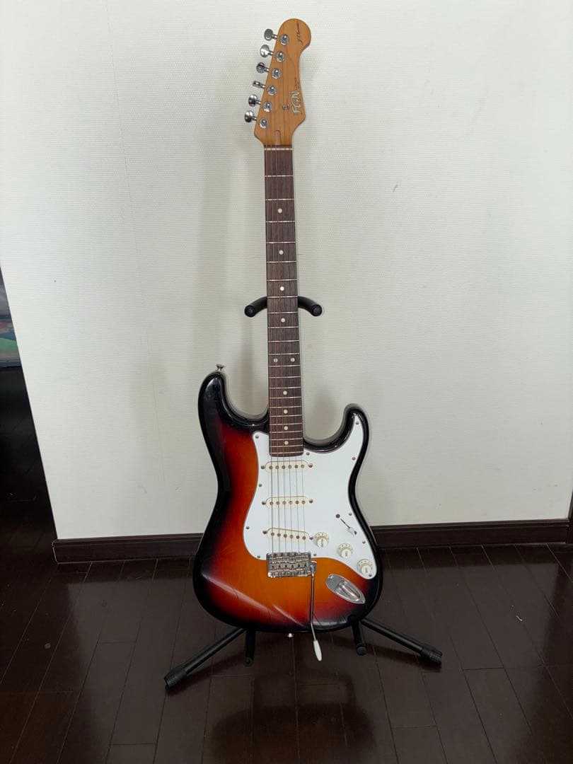 FGN jst-5r ストラトタイプ　レインボートーン エレキギター