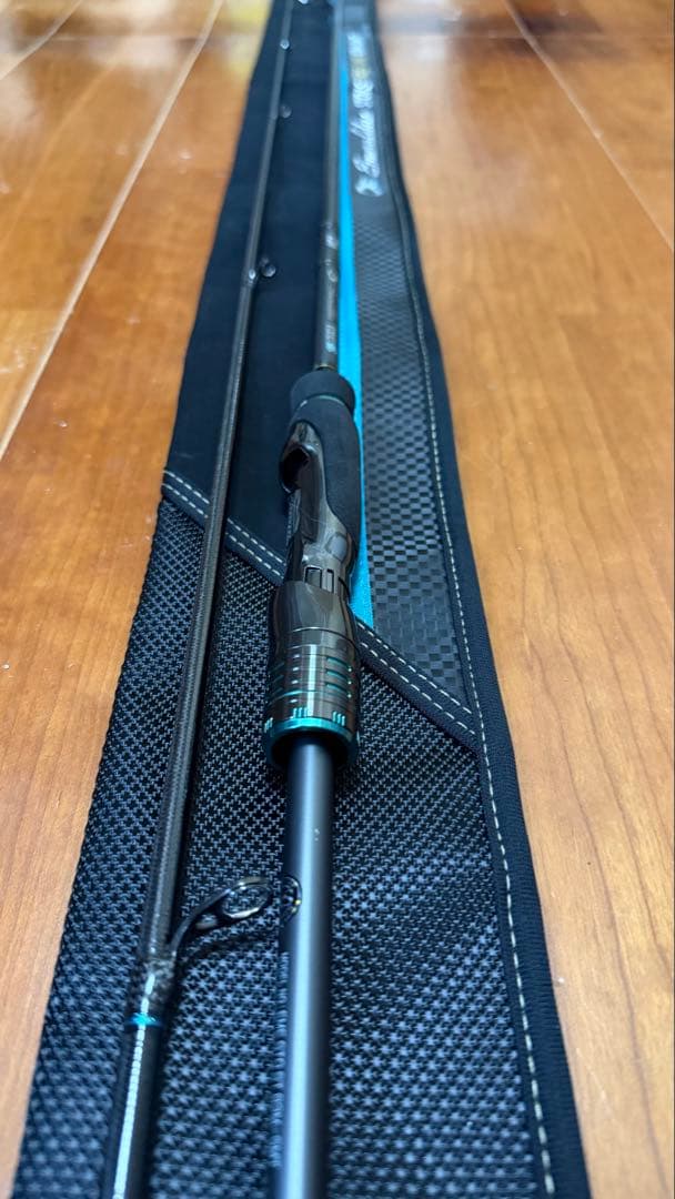 エメラルダス STOIST ST 83M-SMT エギングロッド