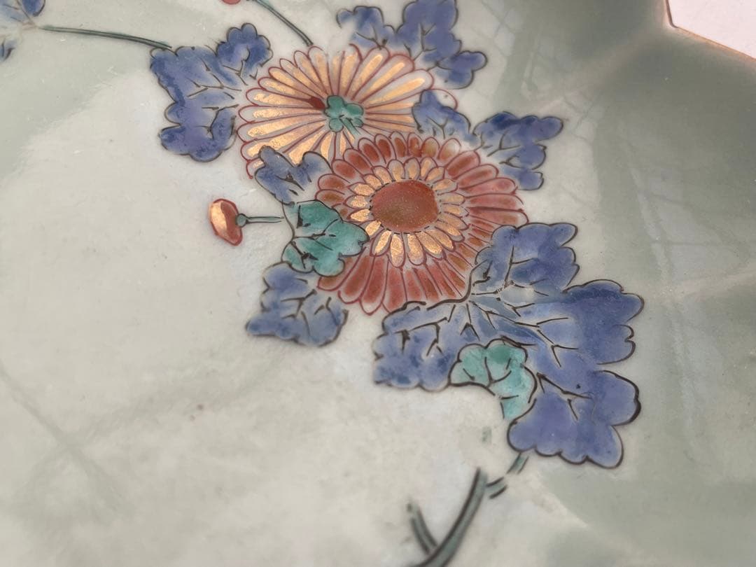 骨董　アンティーク　柿右衛門青磁　青磁色絵　菊図　輪花縁　膾皿　なます皿　菊花皿