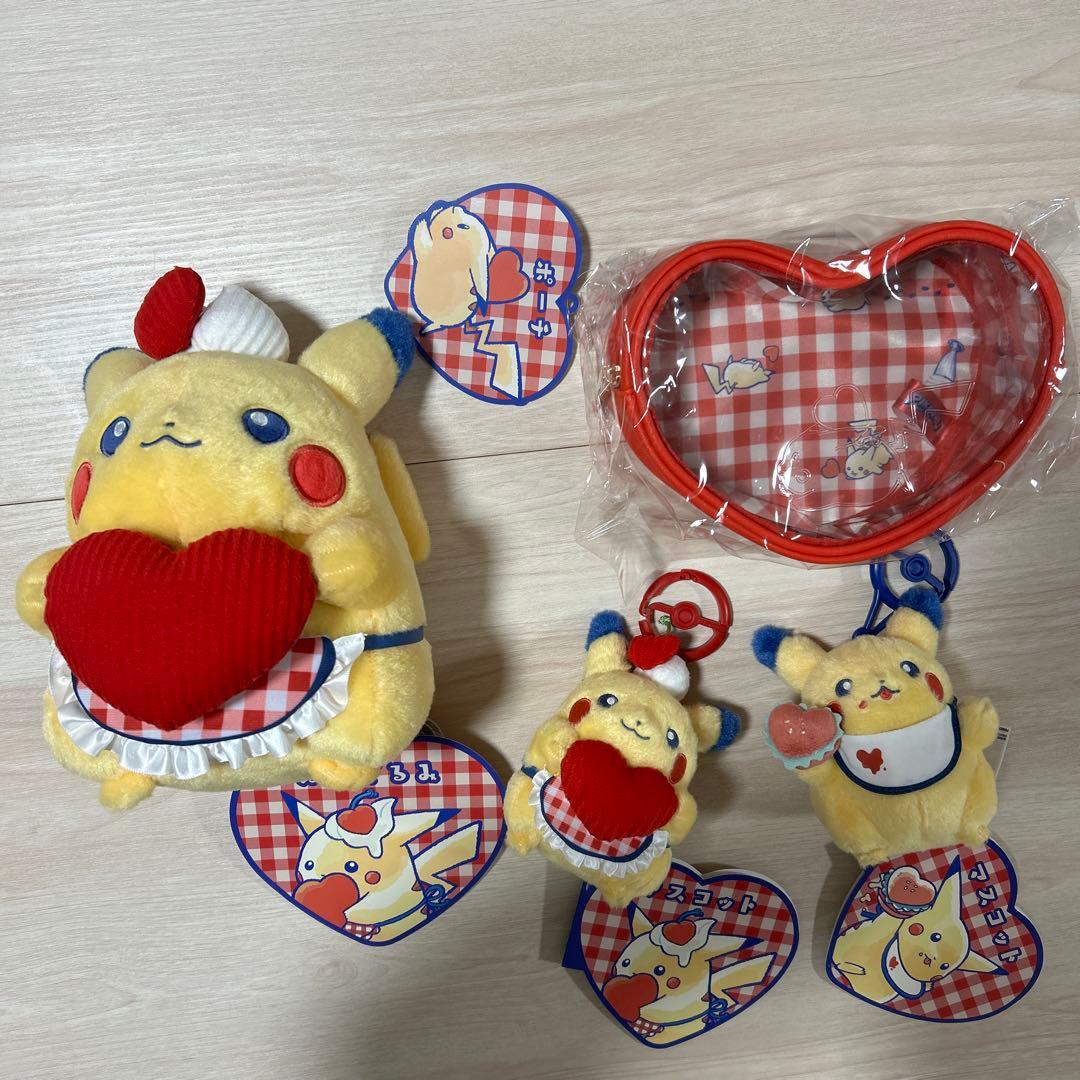 PIKACHU DINER ハンバーガー&ハート マスコット　ぬいぐるみ　ポーチ