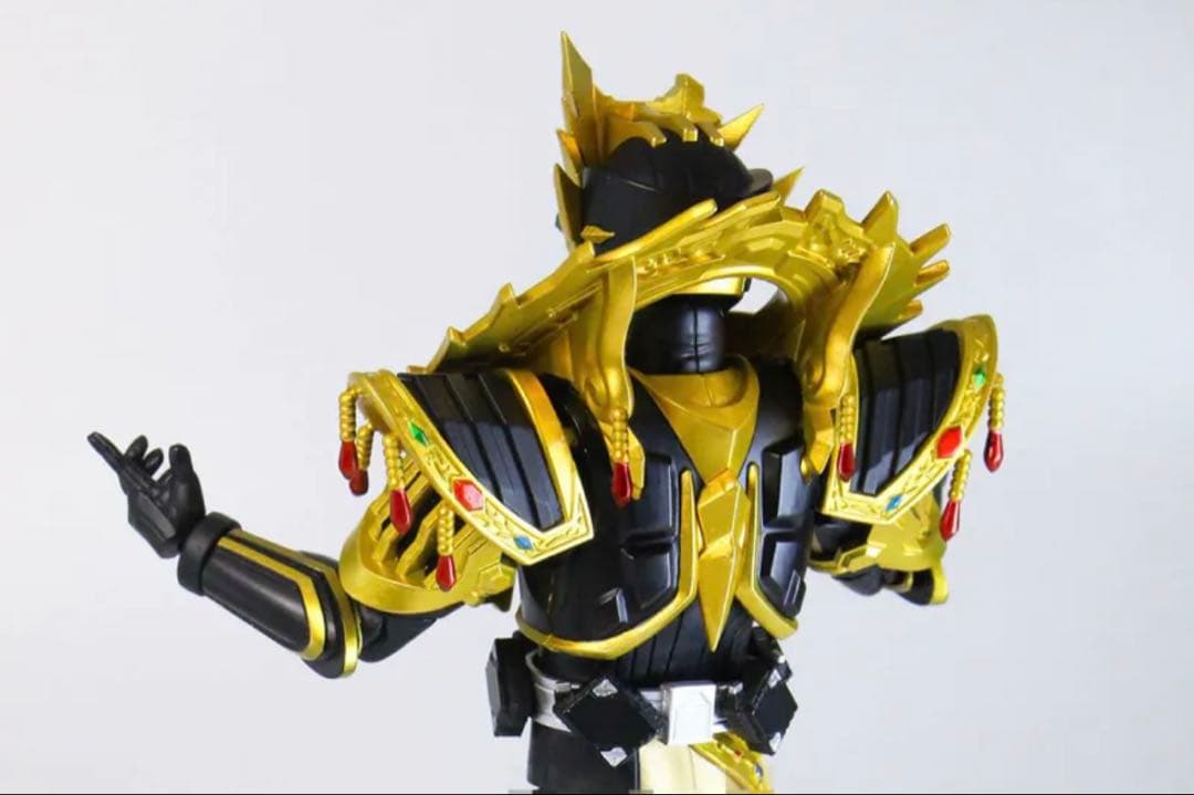 【新品】フィギュアーツ用　仮面ライダーレジェンド　レジェンダリーレジェンドパーツ